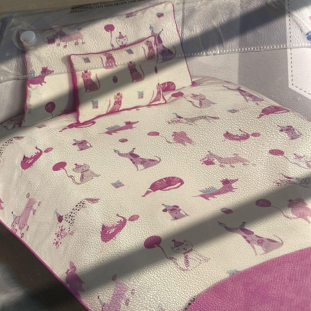 イギリス直輸入：ローラアシュレイ掛けカバー＋枕カバーセット　ペットたちのパーティ