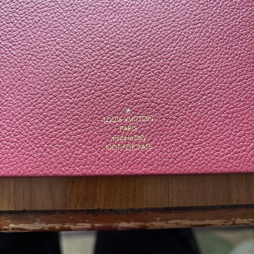 Louis Vuitton ピンク レザー ノート