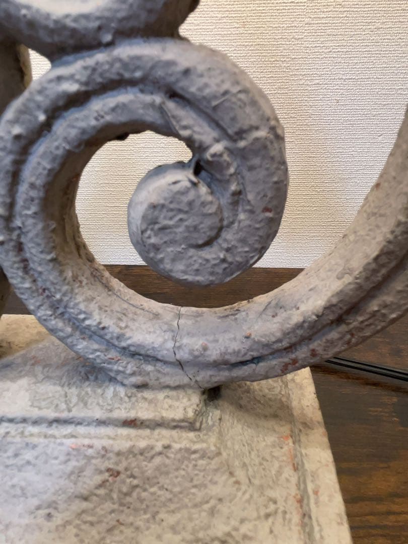 フルール・ド・リス テーブルランプ 照明　クレストビュー・コレクション