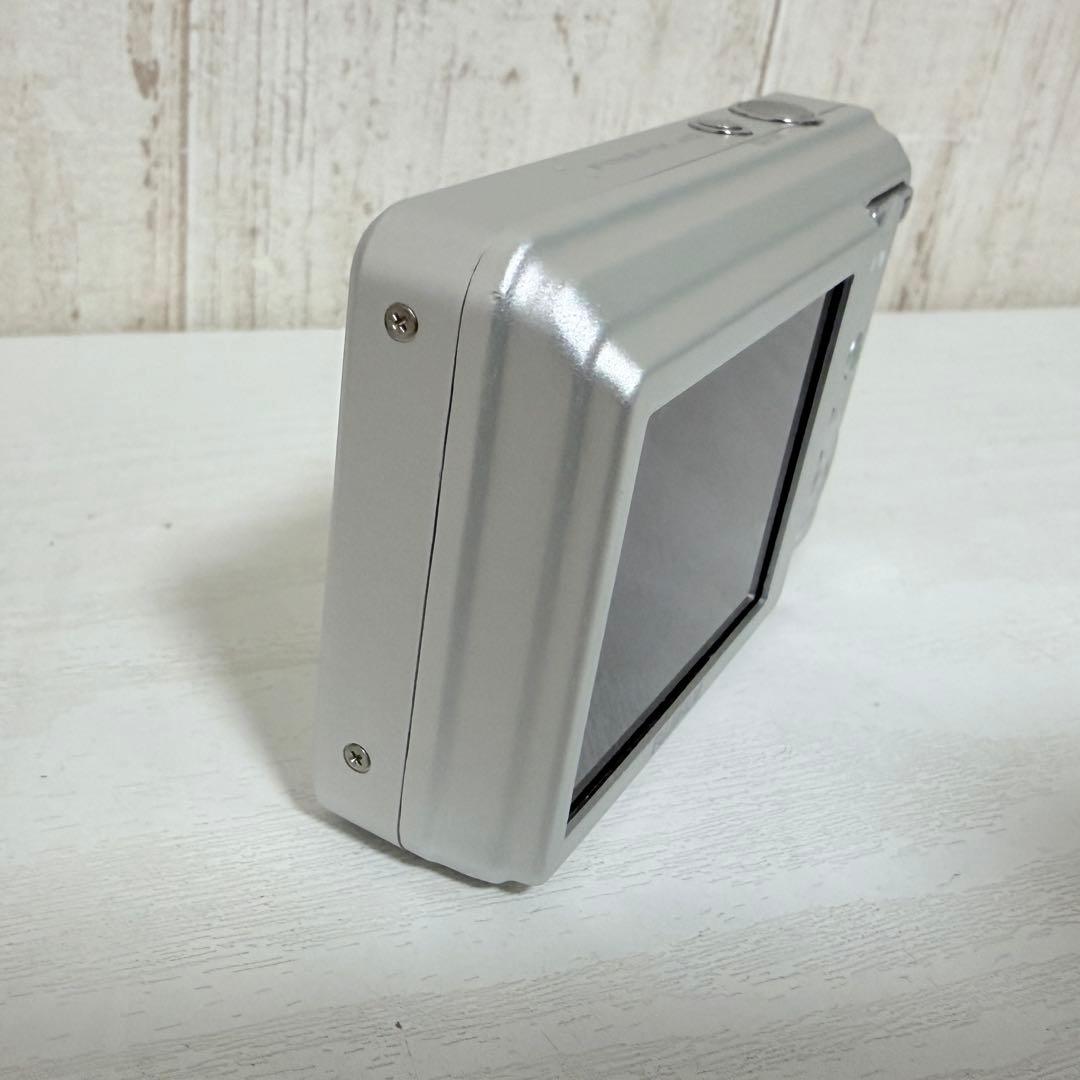 FUJIFILM 8.2M デジタルカメラ FINE PIX J10