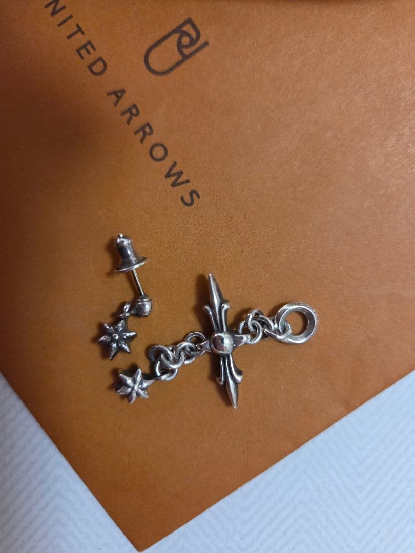 b*d様 CHROME HEARTS★タイニースタードロップピアス★ローリークロ