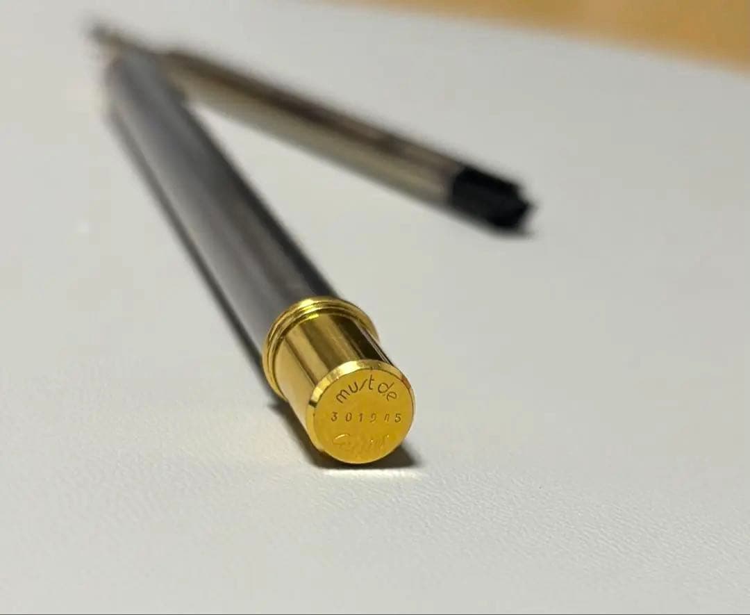 正規品　カルティエ　ボールペン　回転式　ロゴ