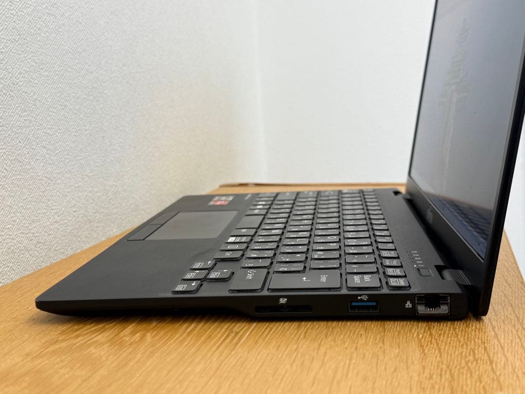 Windowsノート本体 Fujitsu LIFEBOOK UH75/H3 Ryzen7/16GB/512