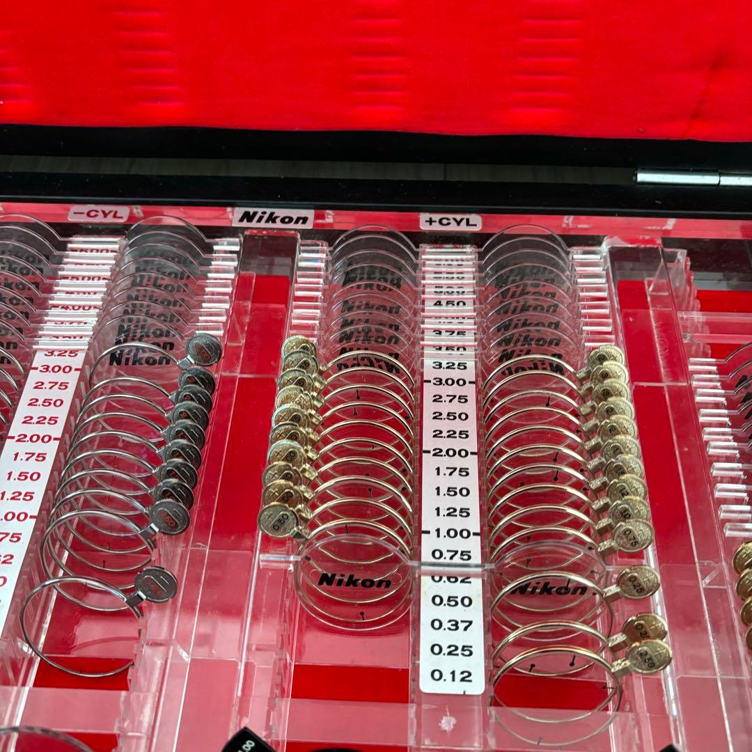 Nikon 検眼レンズセット　アタッシュケース入り　昭和レトロ　視力検査機