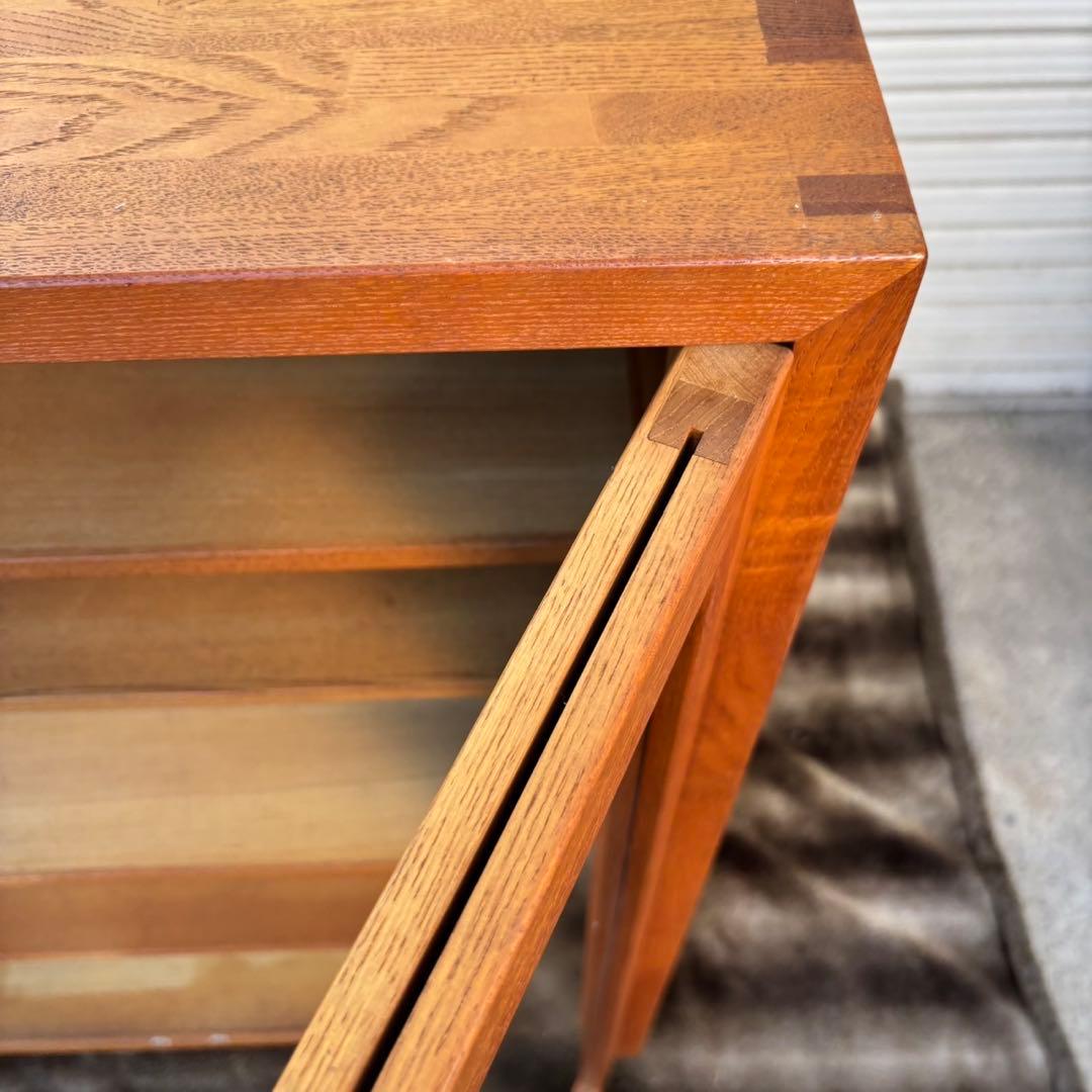 ①木製キャビネット ガラス扉 アンティーク家具 食器棚 キャビネット