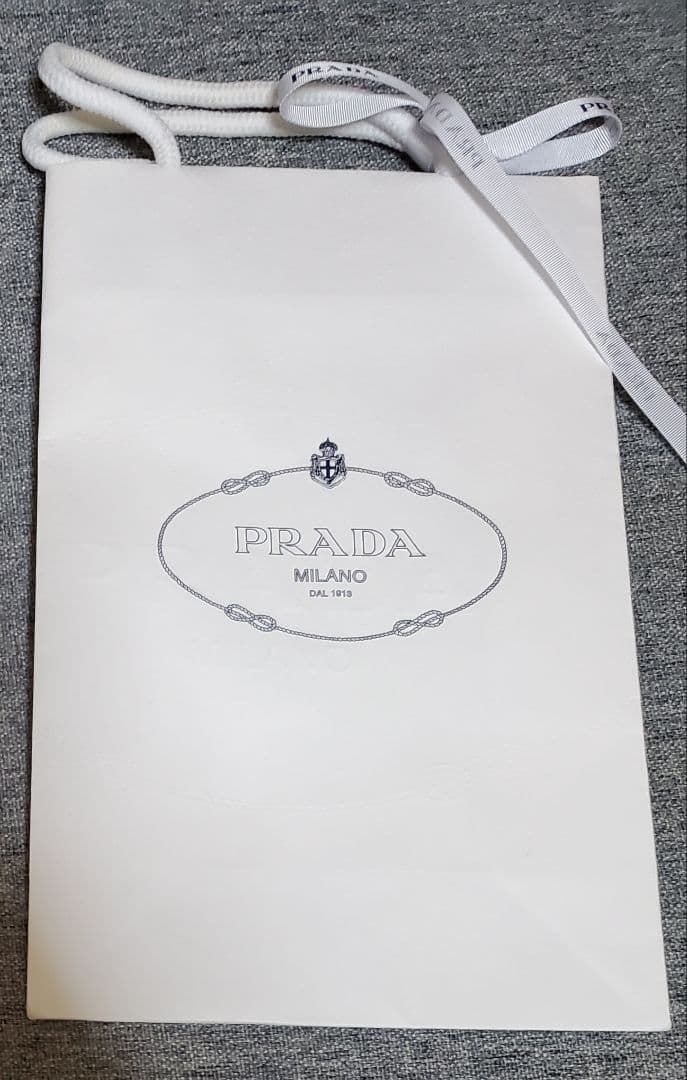 【正規紙袋付】PRADA 名刺入れ(カードケース) ブラック/ホワイト