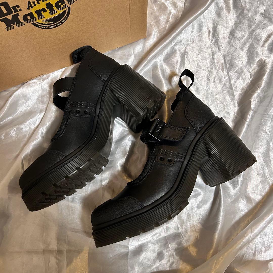 Dr.Martens EVIEE TECH MONO メリージェーン シューズ