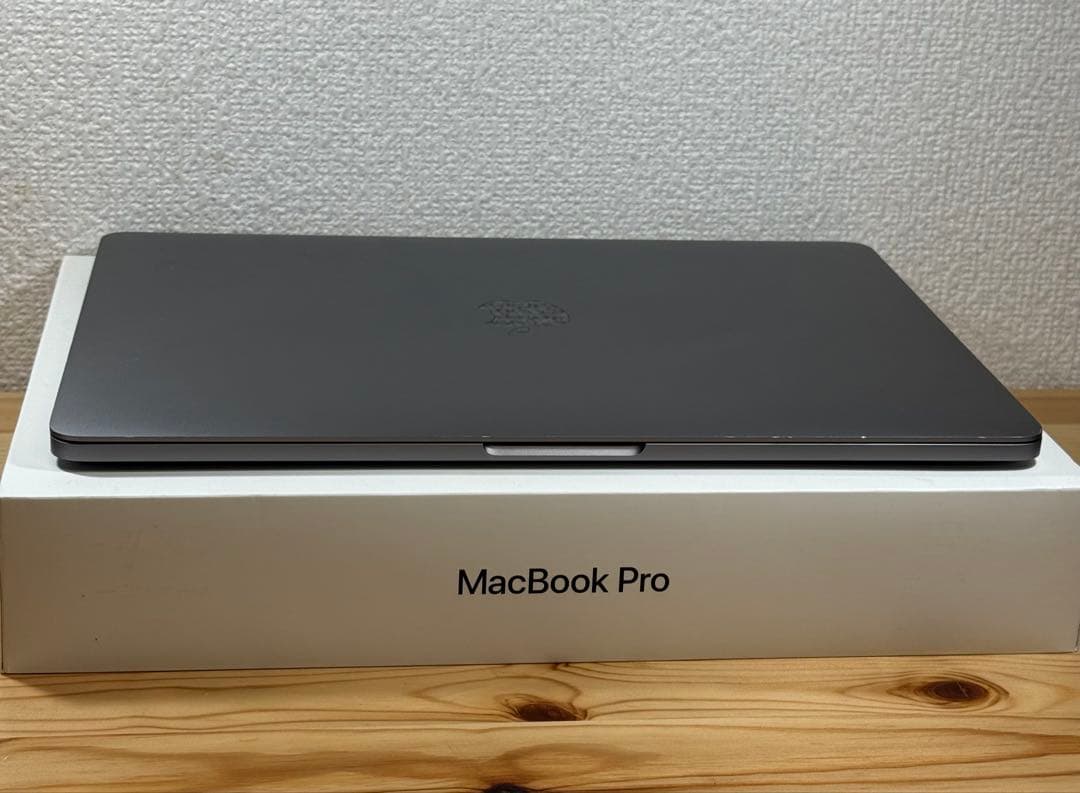 MacBook本体 MacBook Pro 13 2017 Touch Bar i5/8GB/250
