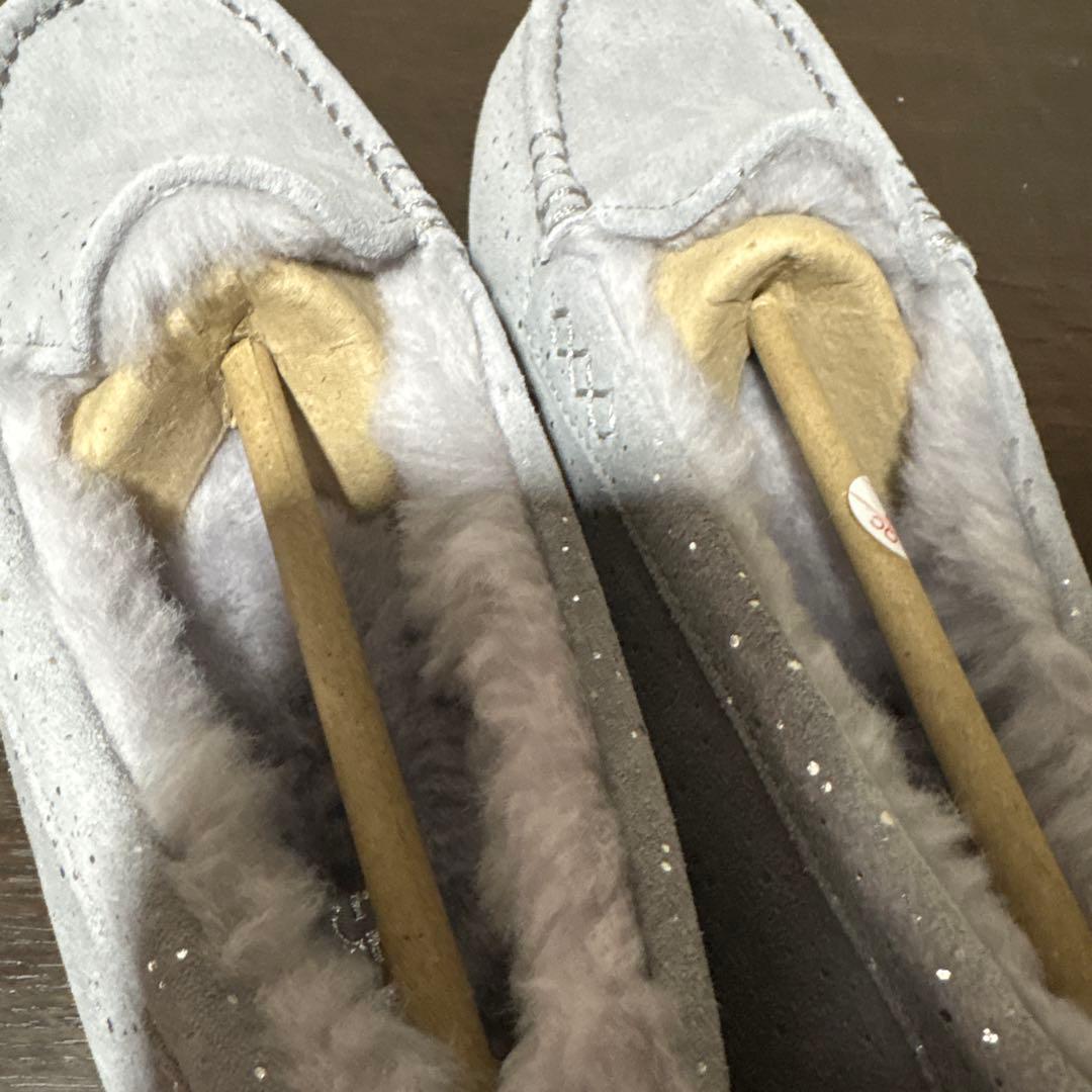 アグ　アンスレー　グレー　 スパンコール付き　内側もグレー　 新品未使用