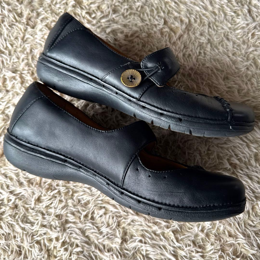 Clarks〈クラークス〉 本革　レザー　コンフォートフラットシューズ　ブラック