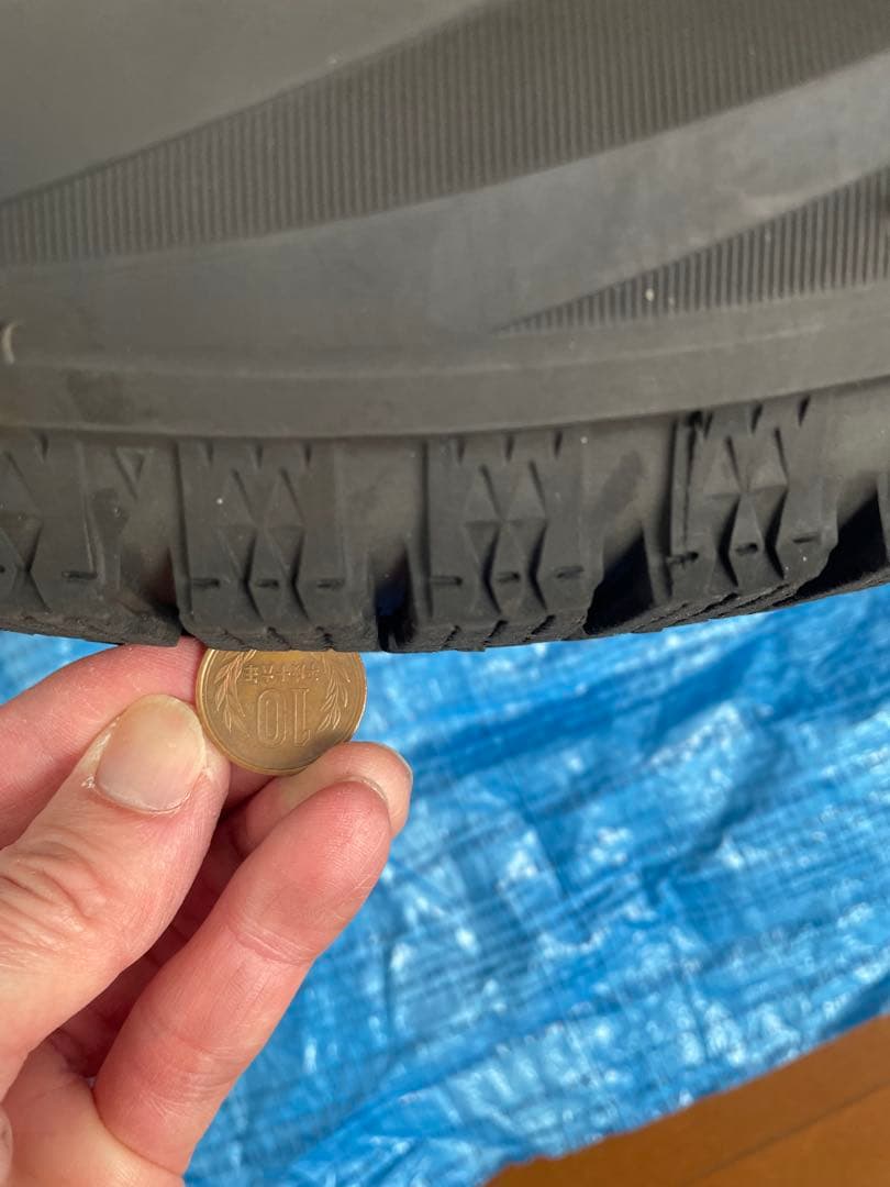 フリード　スタッドレスタイヤ 　ブリザックVRX2 185 65R 15