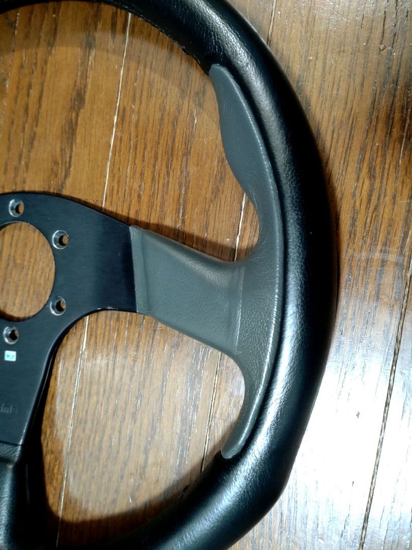 MOMO ステアリング TYP D35 KBA 70116