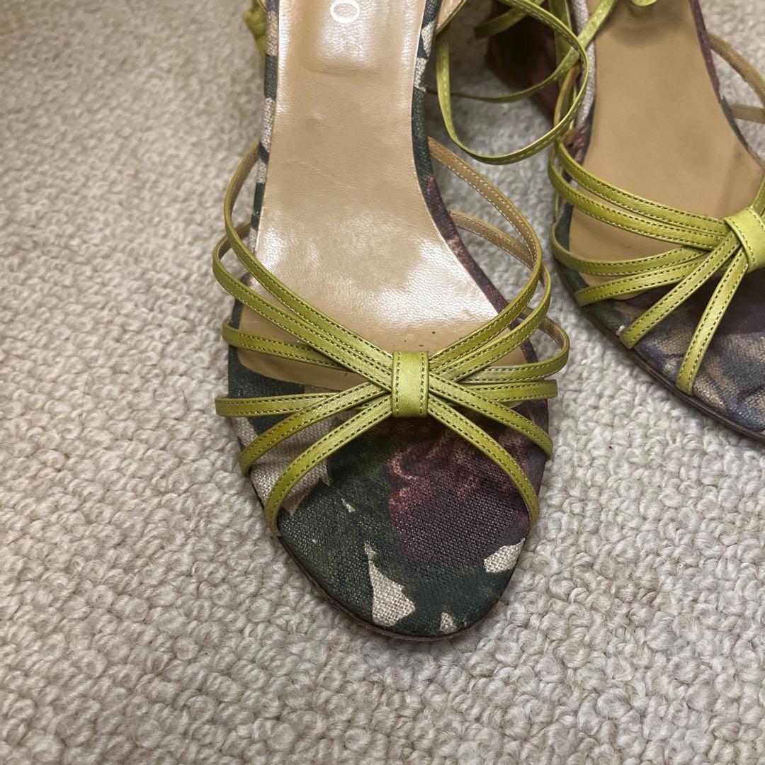 値下‼️VALENTINO 若草色＆フラワーカモフラ、ストラッピー、ウェッジ39