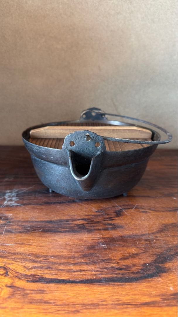 鉄鍋 香炉 骨董品レトロ アンティーク 茶道具 注器 銅 真鍮