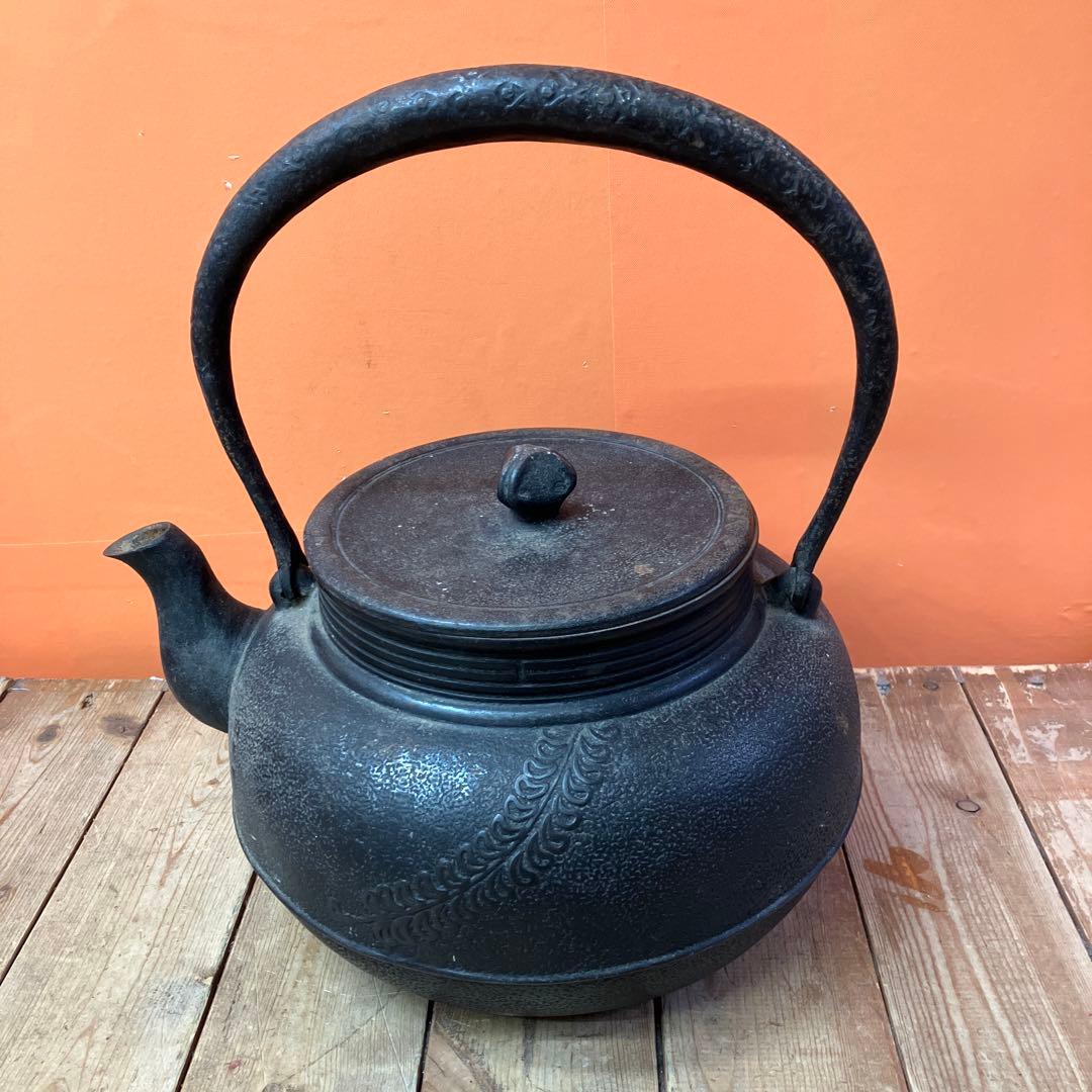 D-4 南部鉄器 利休堂 鉄瓶 鋳物 伝統工芸 桐葉紋 桐紋 茶道具 和食器