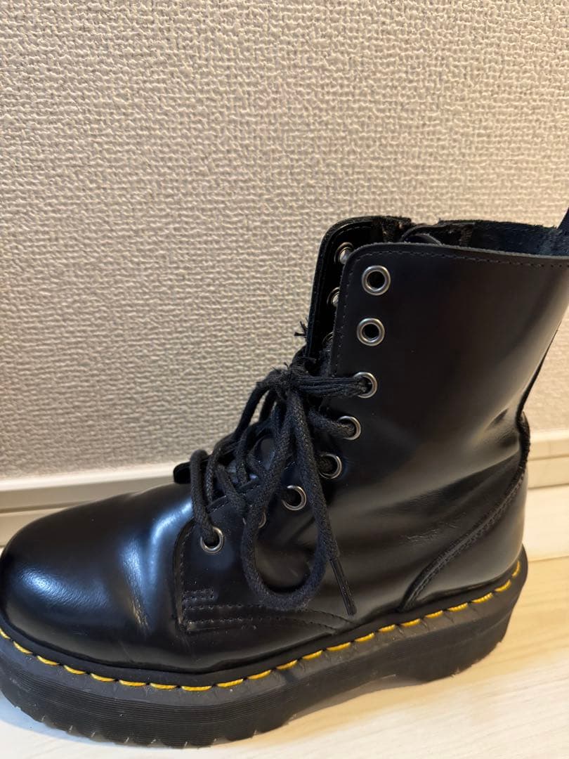 Dr.Martens 8ホールブーツ レースアップレザーブーツ 厚底　新品紐付き