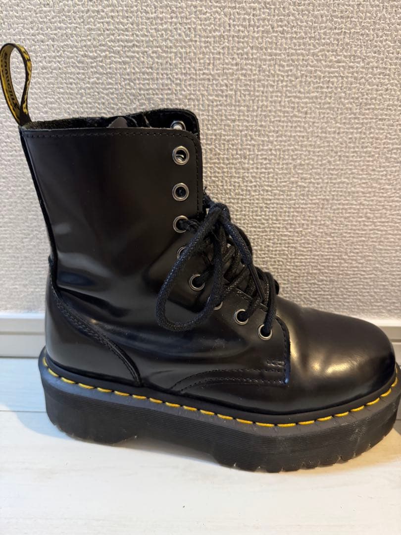 Dr.Martens 8ホールブーツ レースアップレザーブーツ 厚底　新品紐付き