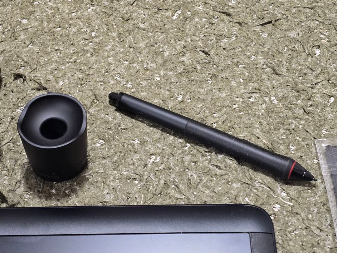 WACOM Cintiq 13HD ペンタブレット DTK-1301