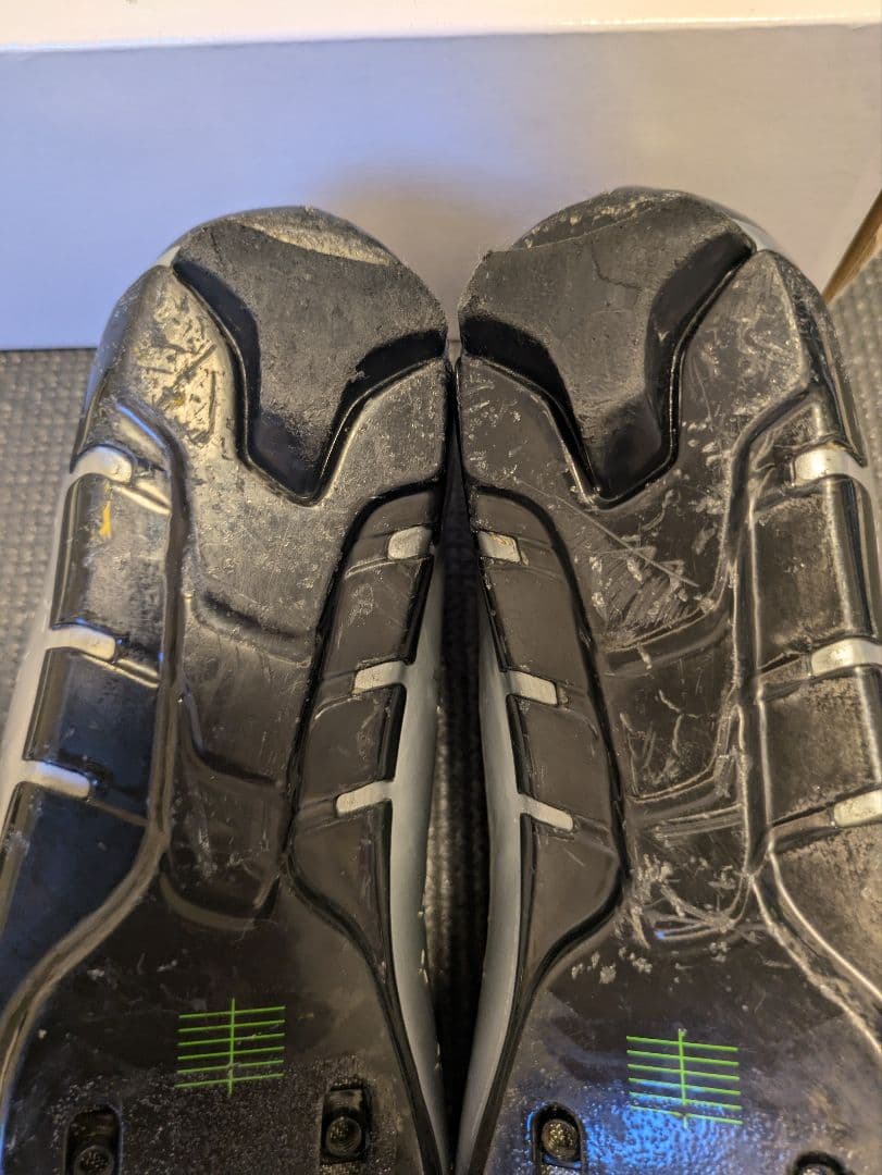 Q36.5ユニークシューズサイズEU39.5