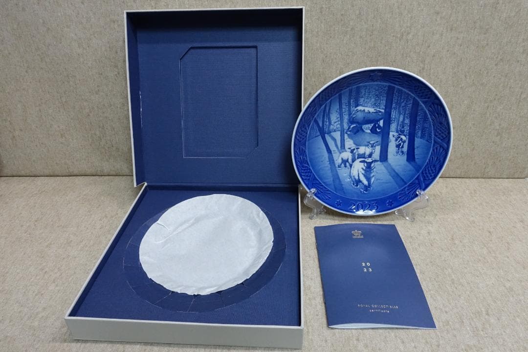 ２０２３年 ロイヤルコペンハーゲン イヤープレート新品・箱・皿たて付き