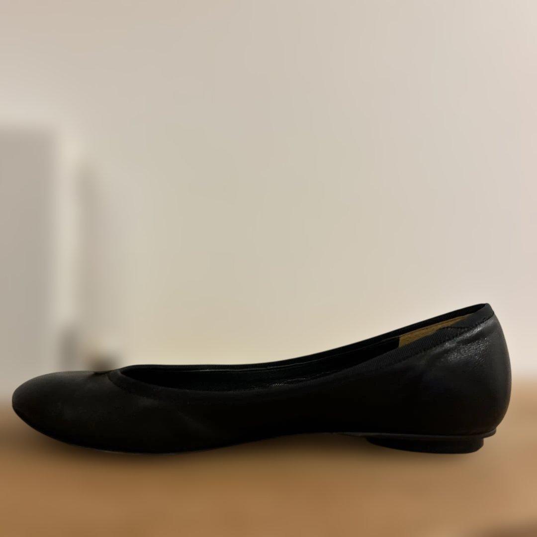 PIPPICHIC 黒レザーパールフラットシューズ24センチ