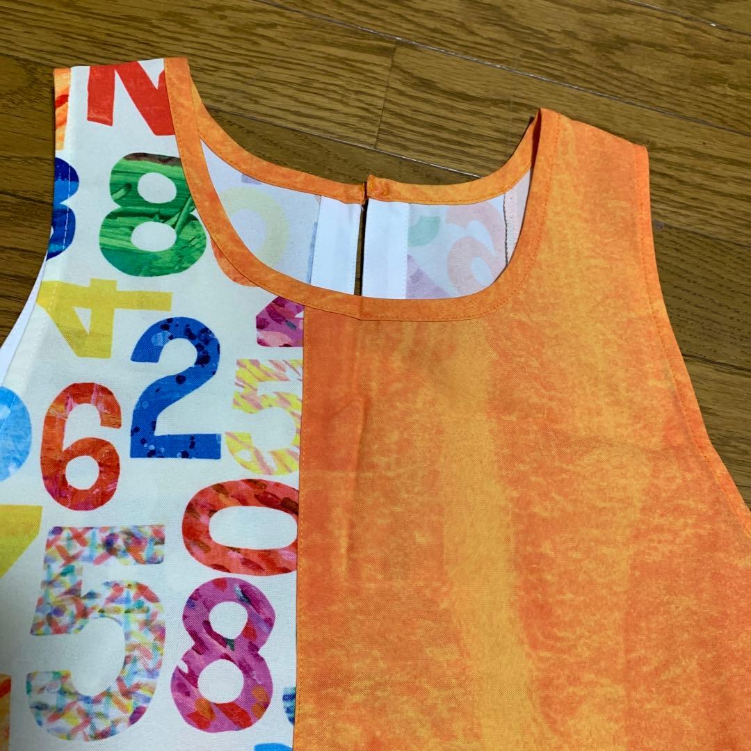 保育士エプロン　はらぺこあおむし