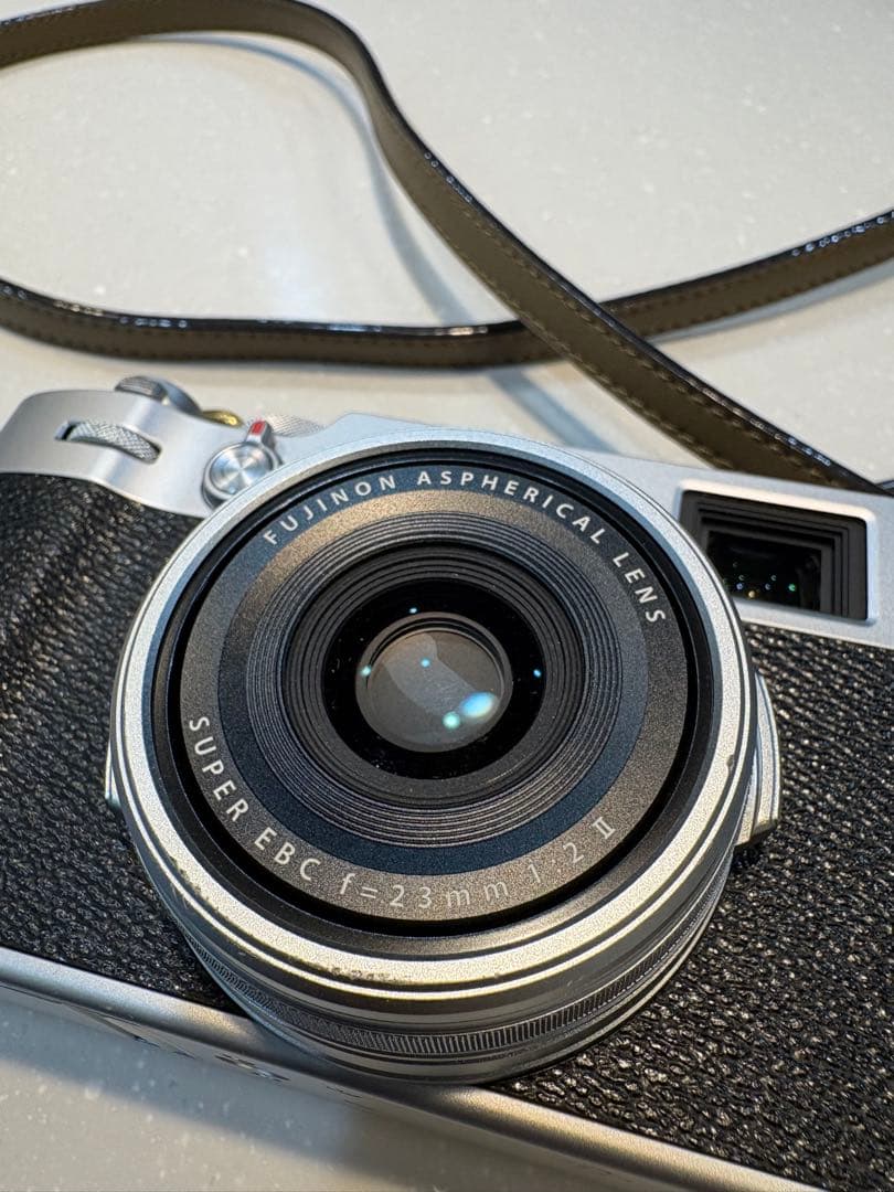 FUJIFILM x100v カメラ　デジカメ