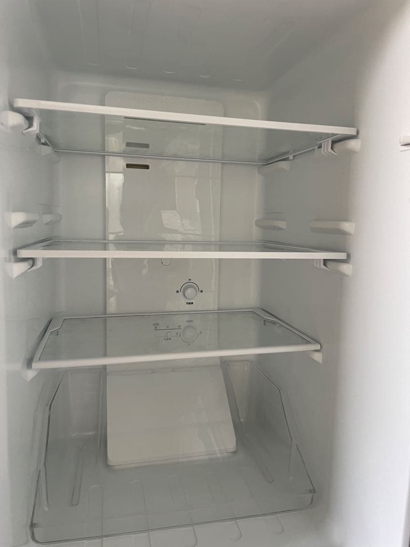 【使いやすい‼️】ノンフロン冷凍冷蔵庫　ホワイト冷蔵庫 156L YRZ-F15J