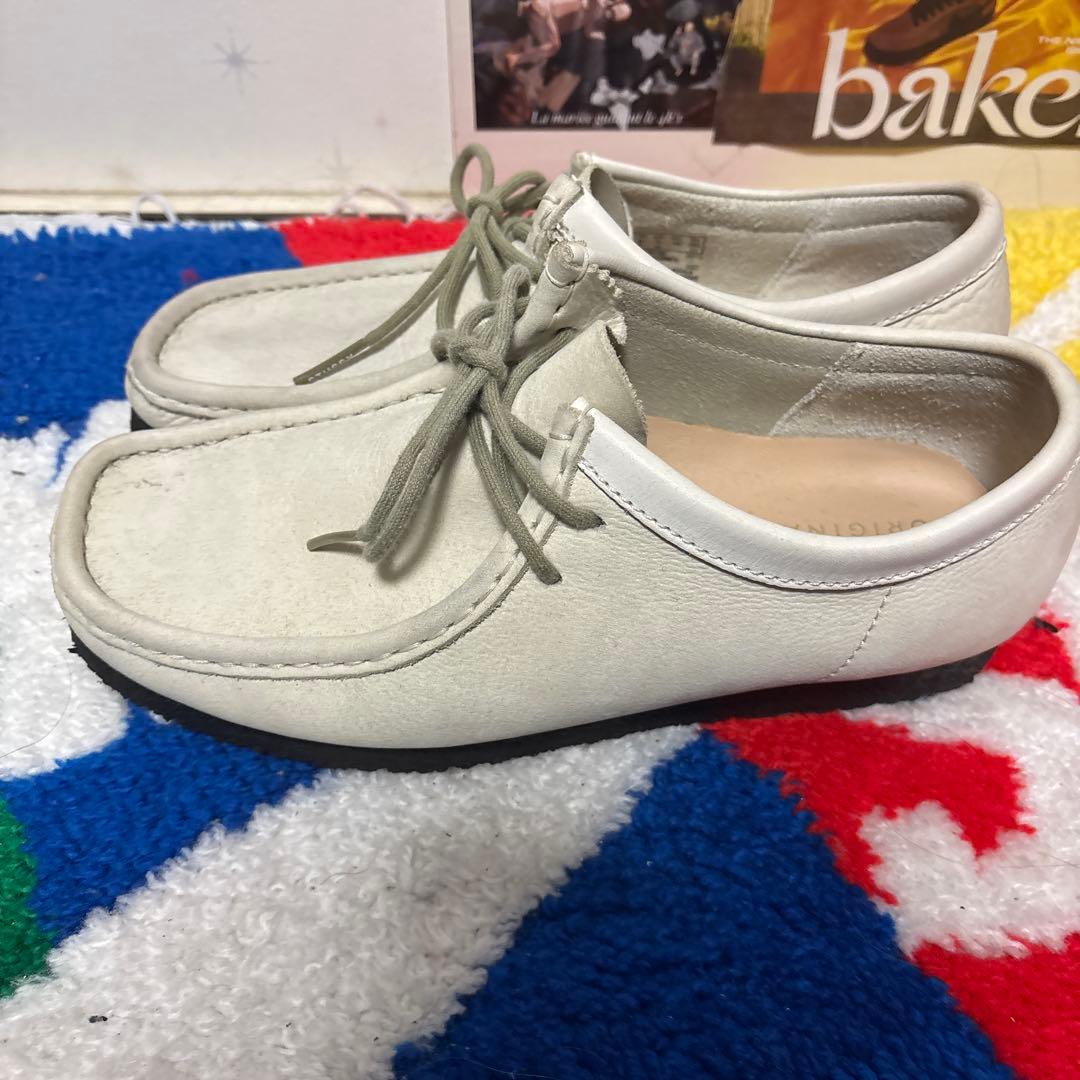 Clarks ワラビー　ホワイト
