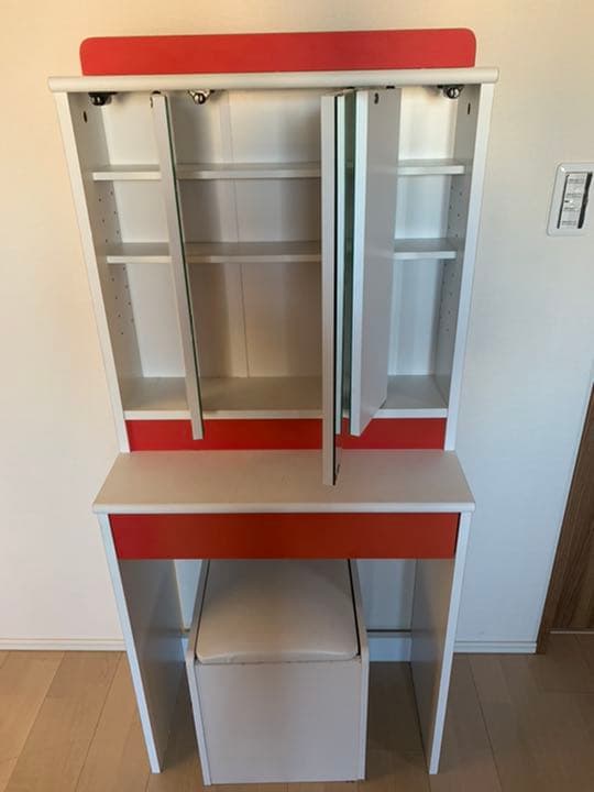 赤　ドレッサー　収納付き