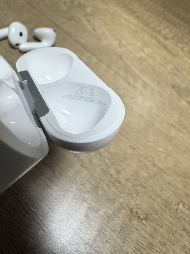 patapataAirPods4 ノイキャン搭載 AppleCare付き