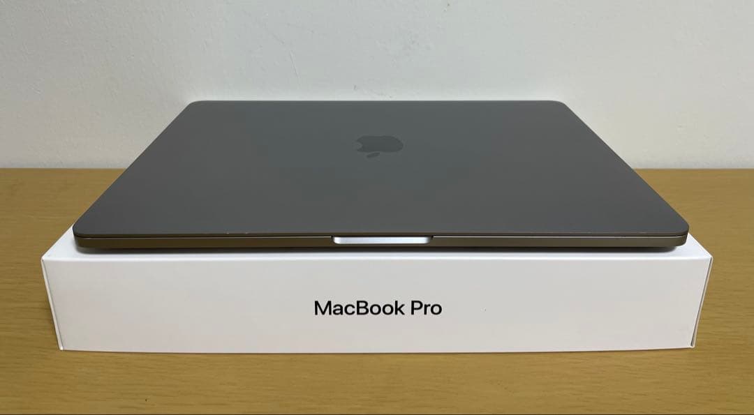 美品 MacBook Pro 2020 Core i7/16GB/500GB