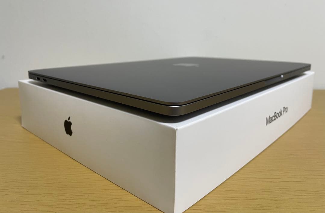 美品 MacBook Pro 2020 Core i7/16GB/500GB