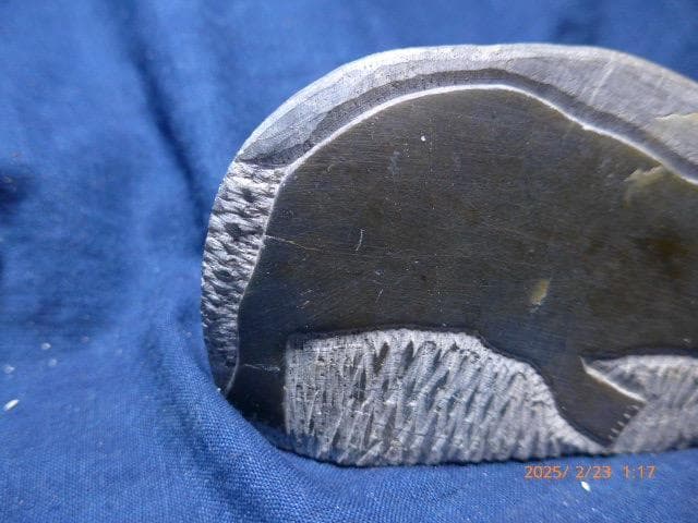 貴重なカナディアン　イヌイット／エスキモーのアザラシの石彫です