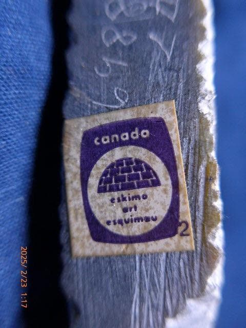 貴重なカナディアン　イヌイット／エスキモーのアザラシの石彫です