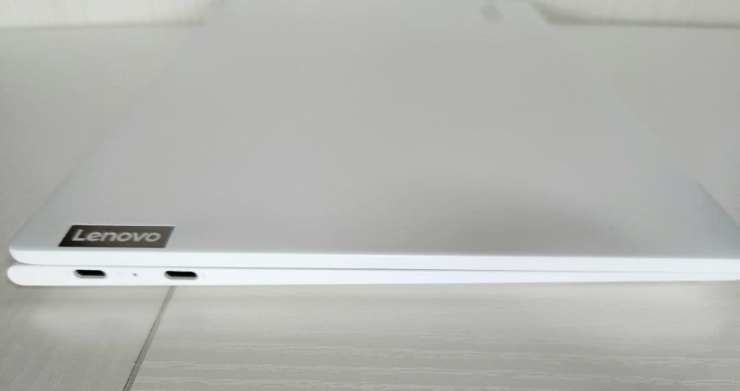 Yoga Slim 750i 11世代Corei7 8GB 512GB