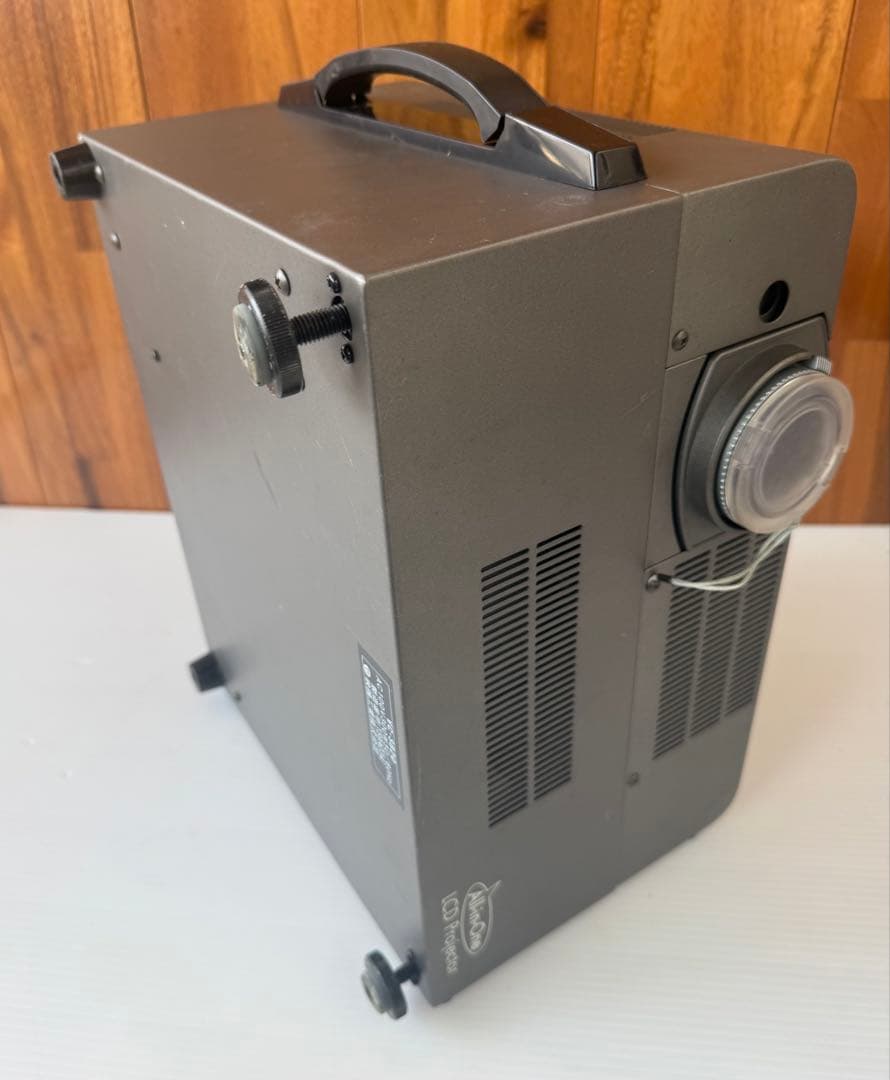 EIKI VC-SB20プロジェクター(a28)