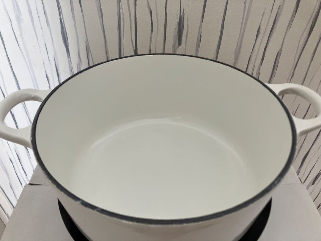 【未使用品】LE CREUSET ココット・ロンド 22cm ホワイト