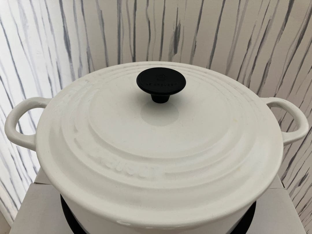 【未使用品】LE CREUSET ココット・ロンド 22cm ホワイト