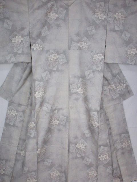 新古品！白大島紬＊７マルキ＊本場大島紬＊色紙文＊着物＊１５９ｃｍ＊裄６３