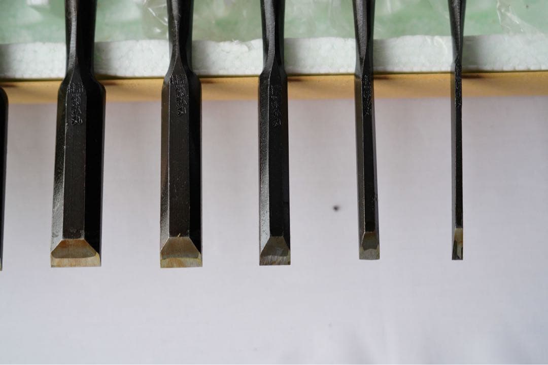 未使用品 菊弘丸　別誂追入組鑿　グミ柄　8本