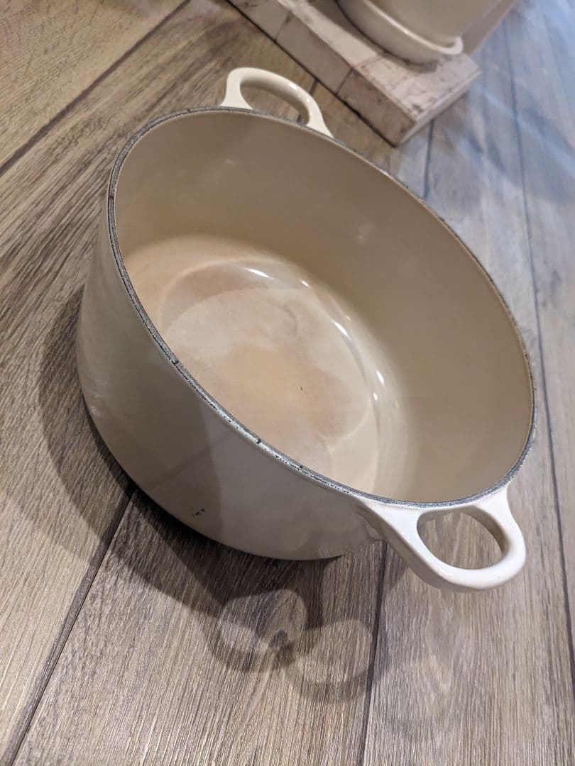 箱付き LE CREUSET 鋳鉄製 24 DUNE ココットロンド 希少カラー