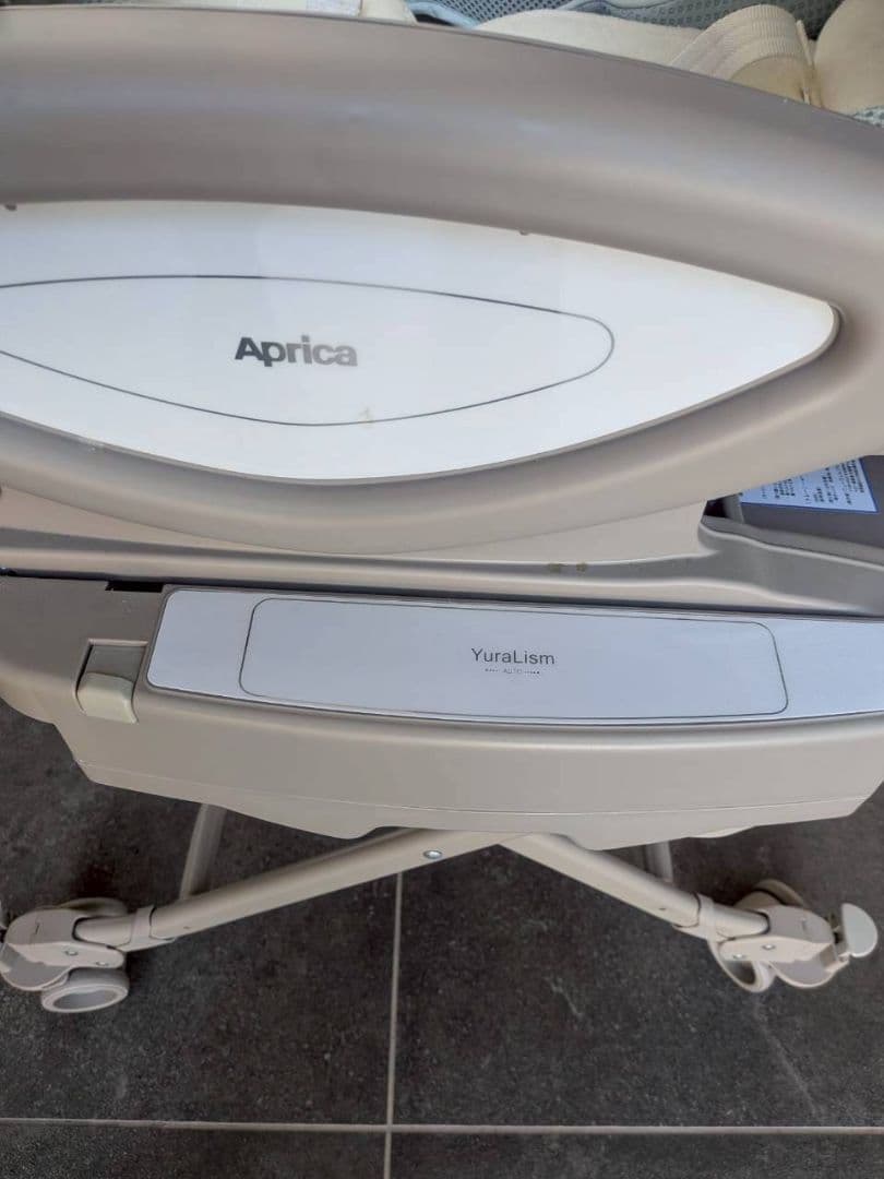 【美品】Aprica ユラリズム オートプレミアム アップリカ