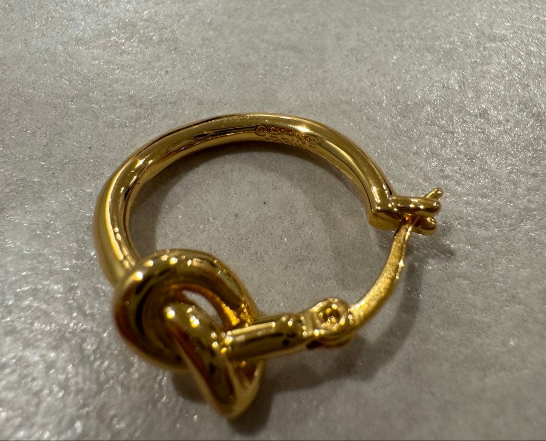セリーヌ CELINEゴールド ノットスモール フープピアス　片耳