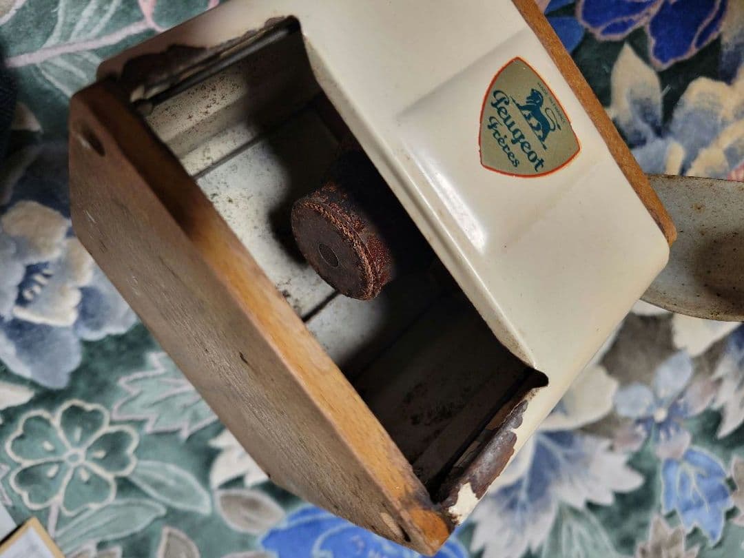 Peugeot 手挽きコーヒーミル アイボリー