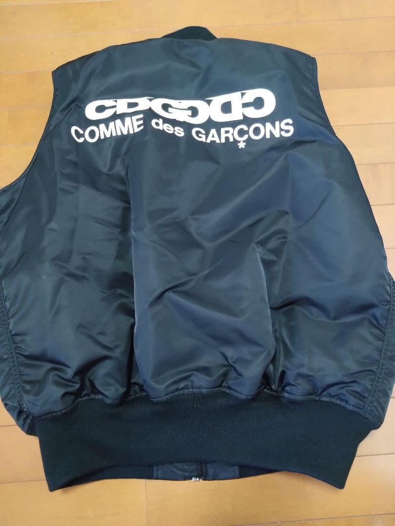 25aw 新品　sizeL CDG xALPHA INDUSTRIES VEST