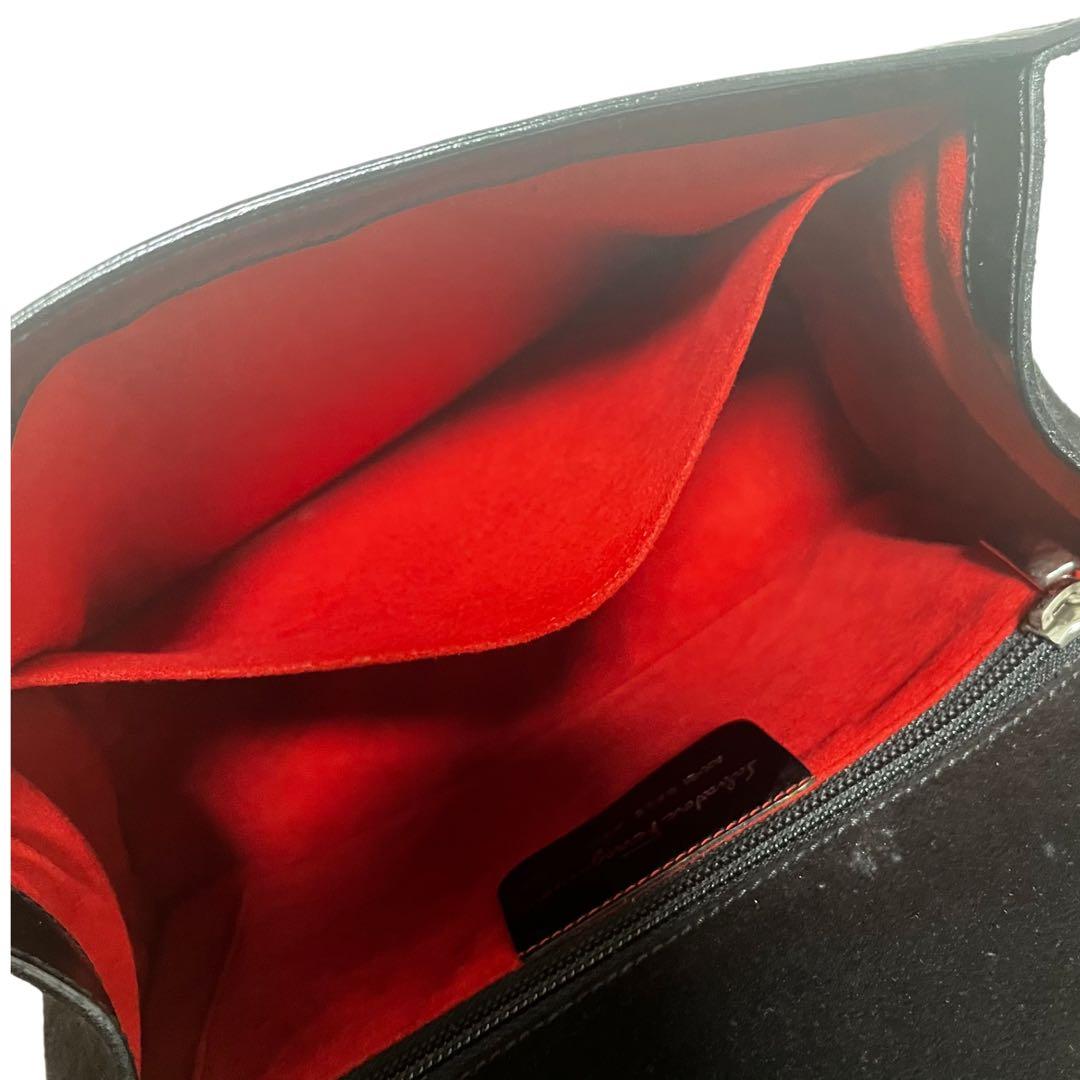 ふー✨ Salvatore Ferragamo ブラックハンドバッグ