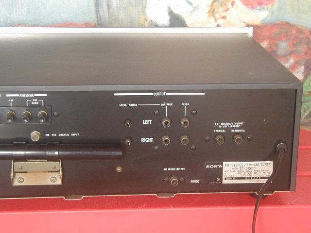 ★ＳＯＮＹ製ＳＴ－5150D、ＦＭステレオ、ＡＭチューナーです。枠に劣化あり。