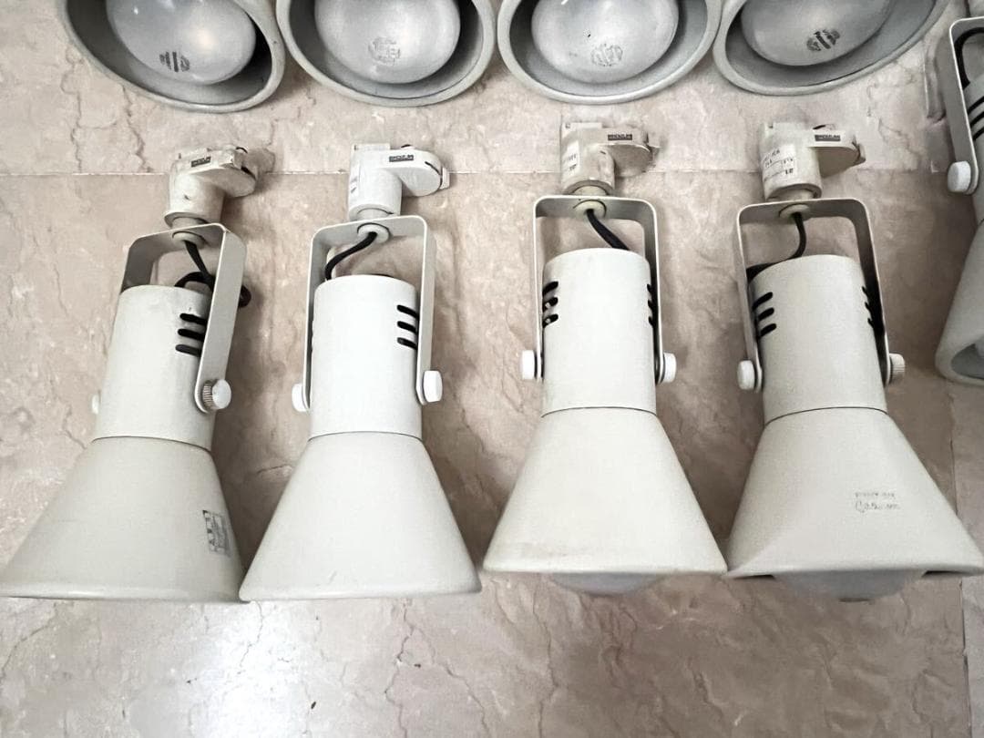 コイズミ　スポットライト ASE 440 352　9個　白熱灯