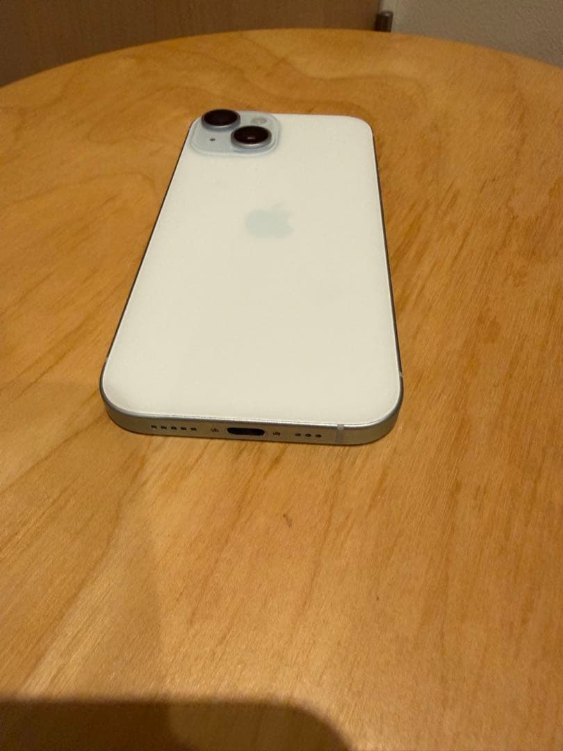 iPhone 15 本体　128GB 最大容量89% ホワイト